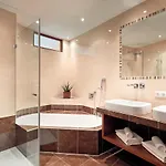 Kaiserhof Superior Hotel 5*