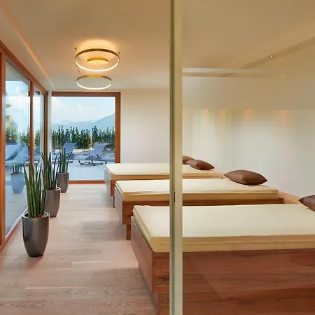 Kaiserhof Superior Hotell 5*