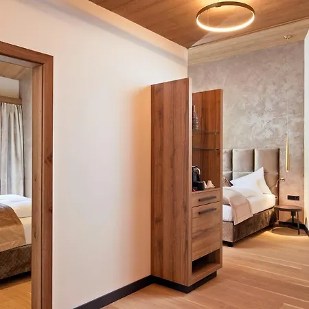 Kaiserhof Superior Hotel 5*